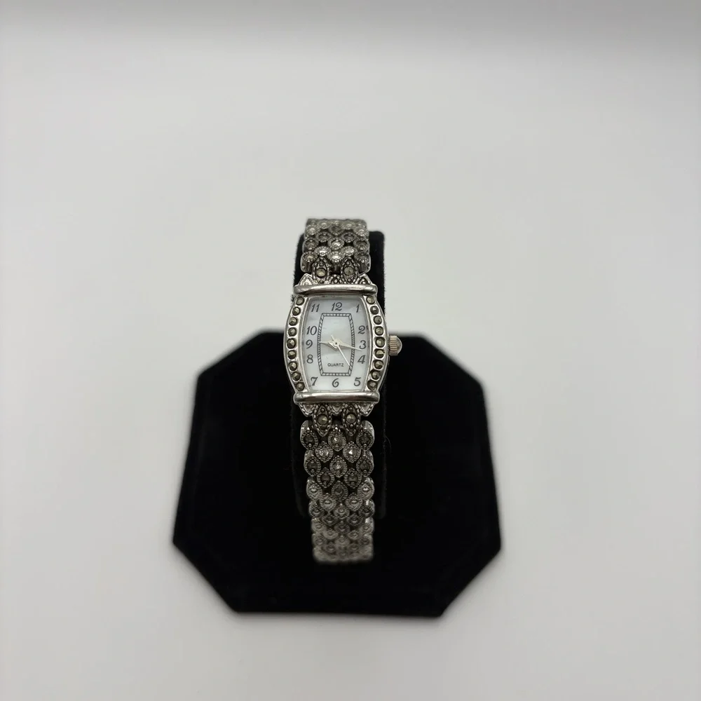 Vintage M.Z. Berger Women's Quartz Watch silver tone bracelet - needs battery
